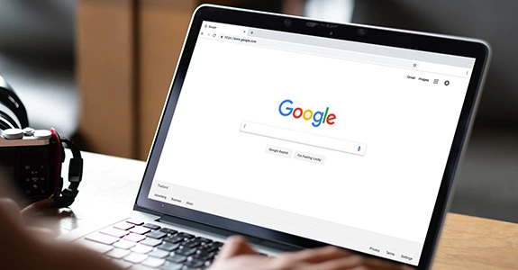 google cred Thaspol AdobeStock.jpg no Hello Mídia