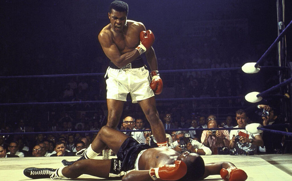 Muhammad Ali knockout Sonny Liston no Hello Mídia