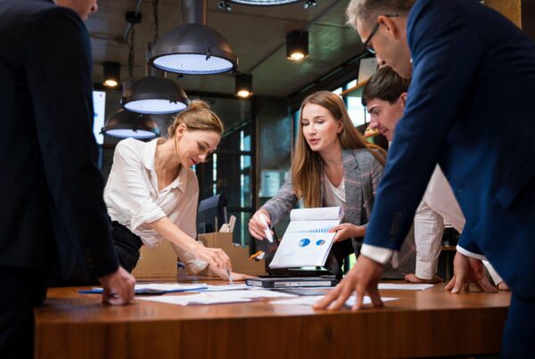 hellomidia icp marketing b2b em Como Identificar o ICP Baseado em Dados: Guia Completo para Empresas B2B ICP Marketing B2B