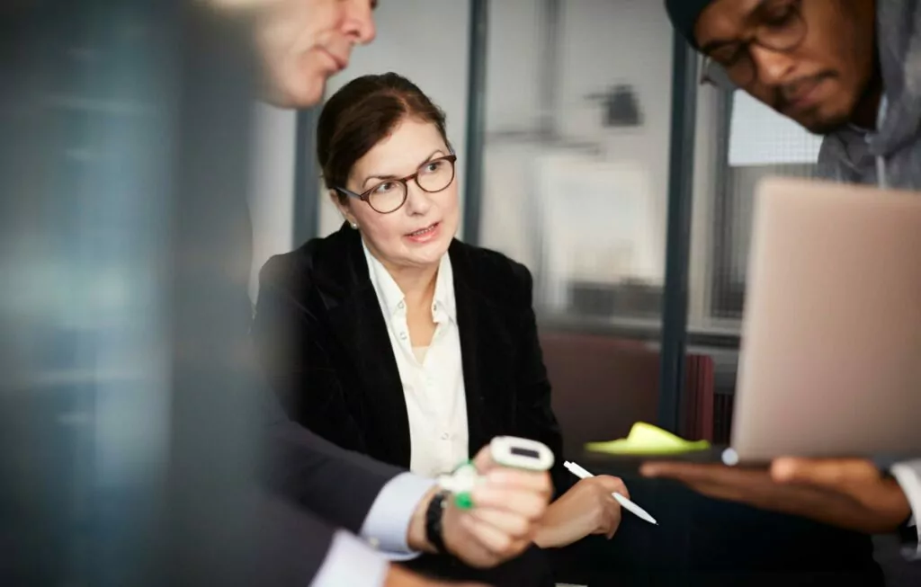 svg+xml;charset=utf em Marketing B2B Data On Target Inteligência Artificial Seguros